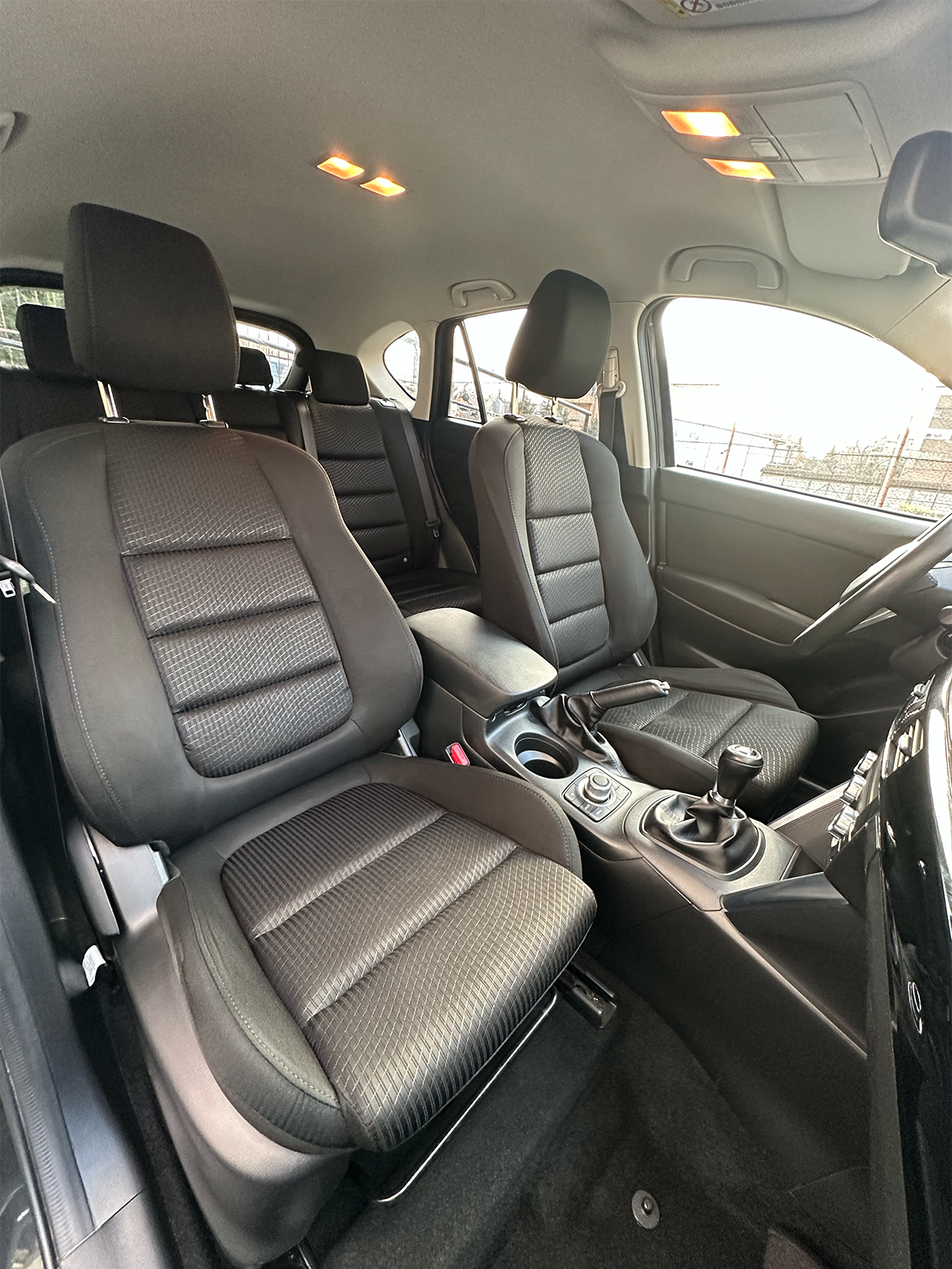 Dubinsko pranje enterijera automobila