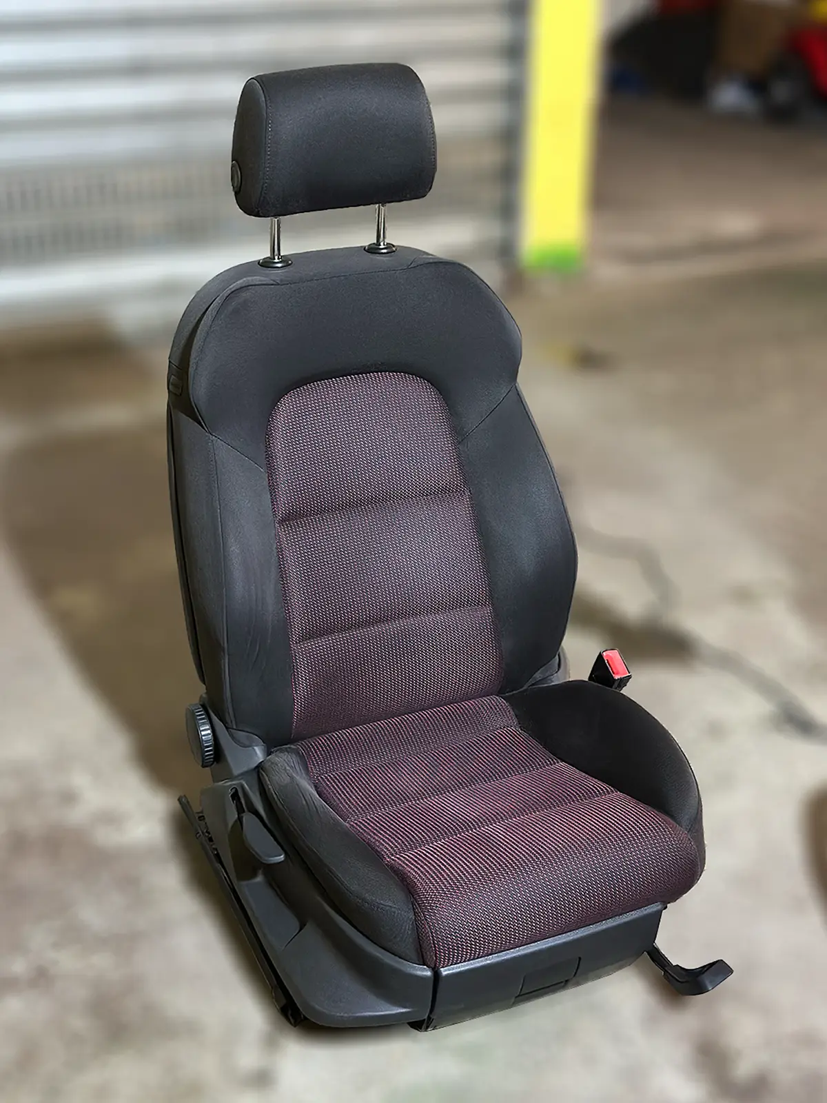 Auto sedište posle dubinskog pranja tekstila